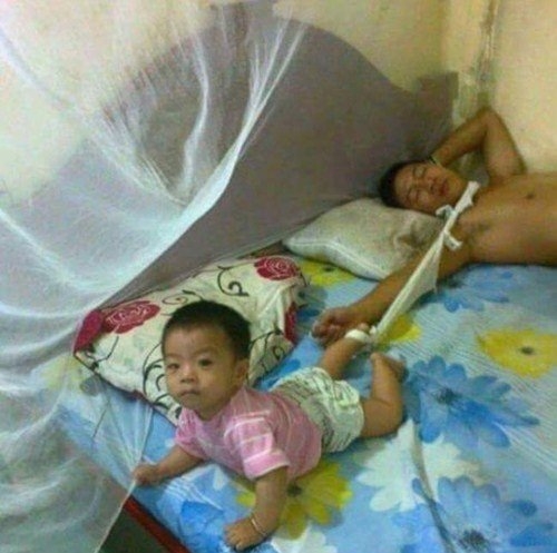 14 buc hinh chung minh me vang nha, bo viet cham con cung dam dang nhu ai - 14