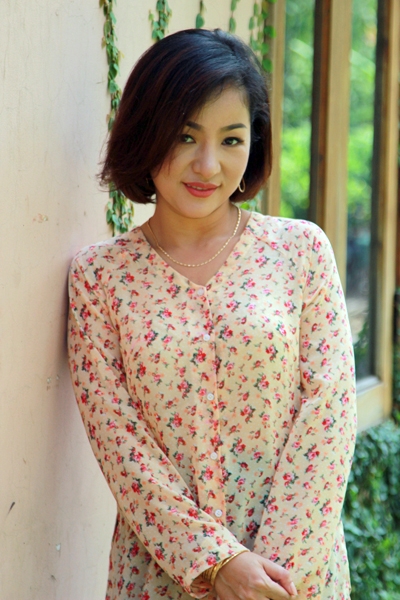  Đầu tháng 6/2010, “cô gái bán khoai nướng” đã sinh hạ con đầu lòng tại Mỹ 