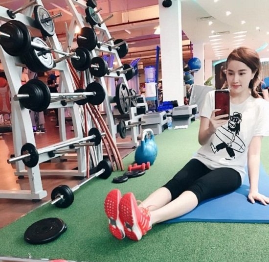 hoài anh, ngọc trang, Thúy Nga, Phạm Hương, Bảo Thy, Hồng Nhung, Bằng Kiều, Thanh Thảo, Pha Lê, MC Thanh Mai, Hồng Đăng, Vy Oanh, Đại Nghĩa, Cát Phượng, Hà Kiều Anh, Ngọc Diễm