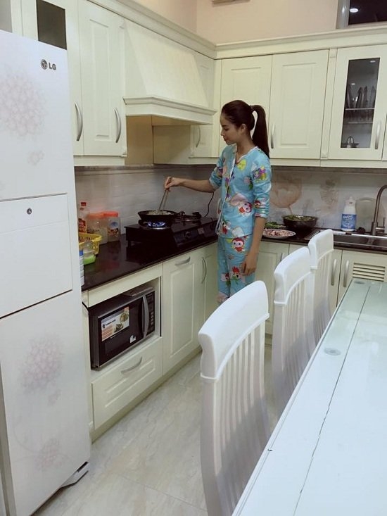 hoài anh, ngọc trang, Thúy Nga, Phạm Hương, Bảo Thy, Hồng Nhung, Bằng Kiều, Thanh Thảo, Pha Lê, MC Thanh Mai, Hồng Đăng, Vy Oanh, Đại Nghĩa, Cát Phượng, Hà Kiều Anh, Ngọc Diễm