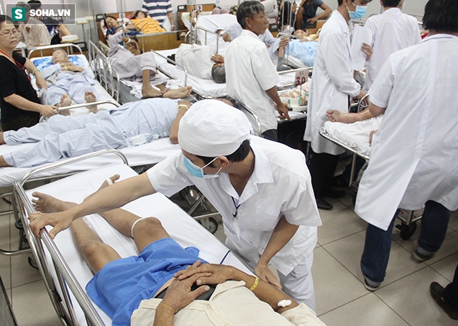 Khó tin khi bác sĩ cấp cứu phải kiêm việc dọn vệ sinh cho bệnh nhân - Ảnh 8.