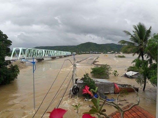 Lu ngap xe khach o Phu Yen hinh anh 8