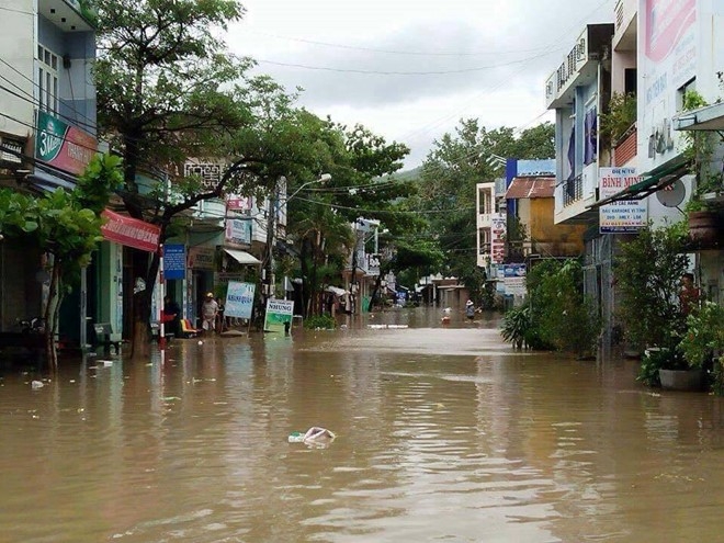 Lu ngap xe khach o Phu Yen hinh anh 10