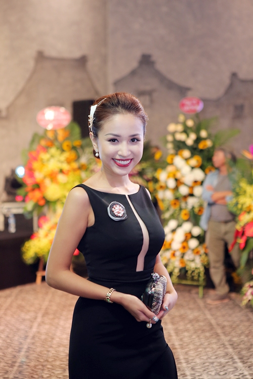 vo-chong-truong-quynh-anh-khong-ngung-au-yem-nhau-8
