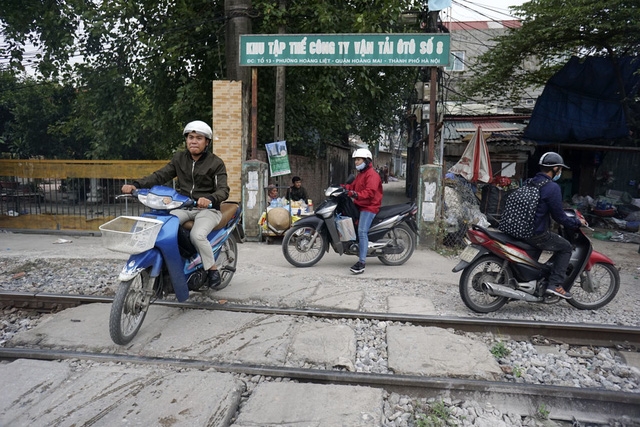 Lối vào một khu tập thể không có barie.