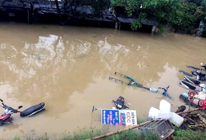 Pho chu tich huyen cung 6 nguoi dan mat tich vi lu hinh anh 5