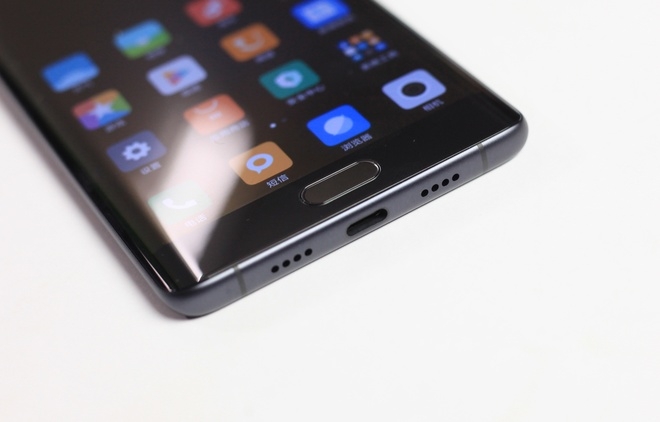 Smartphone giống Galaxy Note 7 của Xiaomi về VN
