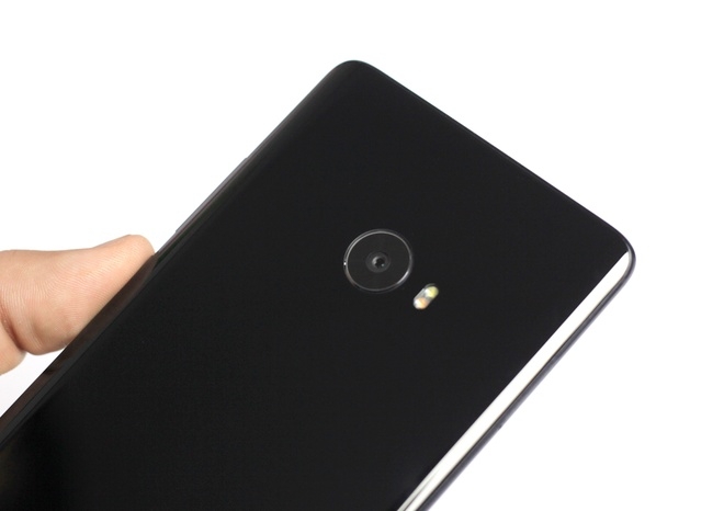 Smartphone giống Galaxy Note 7 của Xiaomi về VN