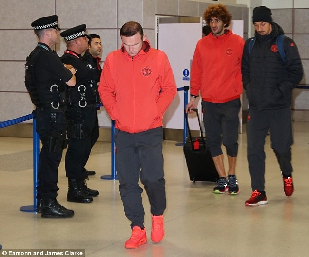 Dan sao MU ham huc tro ve sau that bai o Europa League hinh anh 3