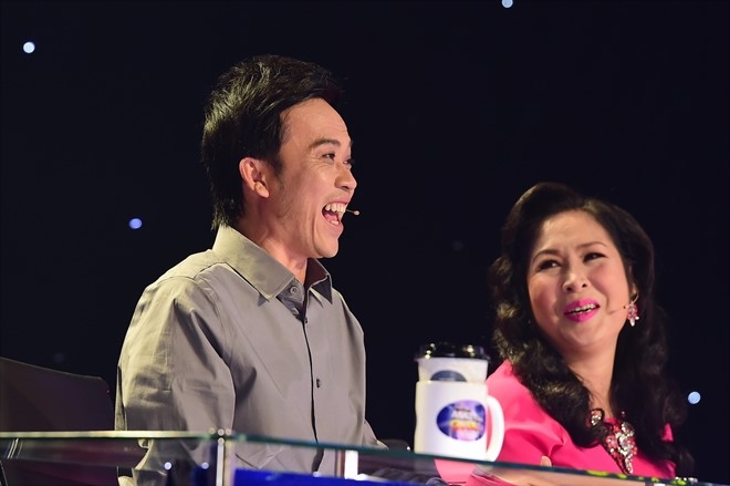 Hoai Linh cuoi nghieng nga khi Le Giang hat cai luong hinh anh 4