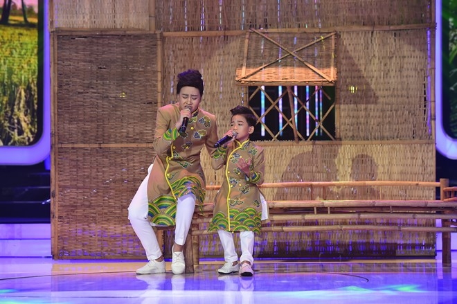 Hoai Linh cuoi nghieng nga khi Le Giang hat cai luong hinh anh 9