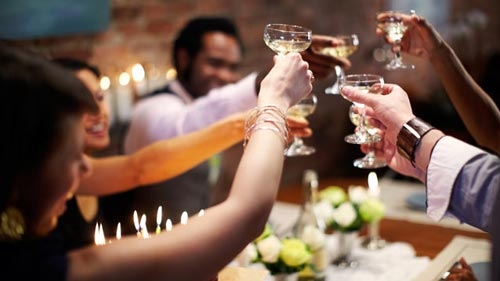 Nên nghỉ Tết ngắn ngày, Lịch nghỉTết, nghỉ Tết bao nhiêu ngày thì hợp lý, kinh nghiệm chuẩn bị Tết nguyên đán,mua vé tàu xe dịp Tết, tai nạn dịp Tết, người lao động nghỉ Tết mấy ngày