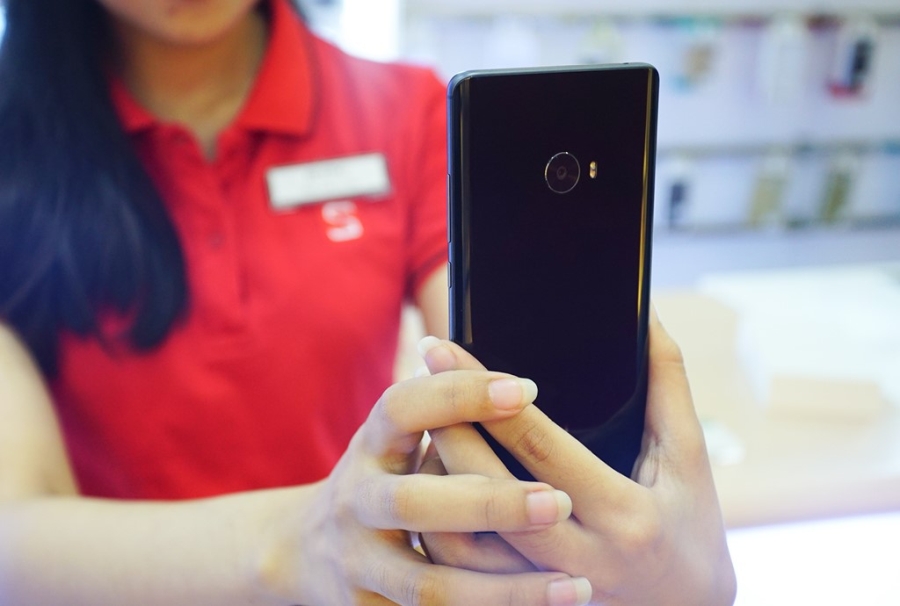 Mi Note 2 man hinh cong gia hon 12 trieu tai Viet Nam hinh anh 7