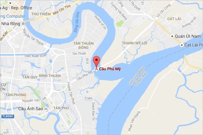 Xe tay ga boc chay tro khung tren cau Phu My hinh anh 2