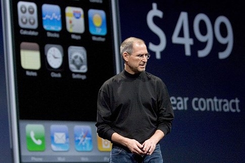 Cựu CEO Microsoft thừa nhận sai lầm vì đã xem thường iPhone - ảnh 1