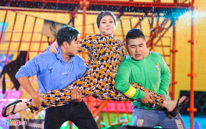 Vo chong Viet Huong hon nhau nong nan trong live show hinh anh 8