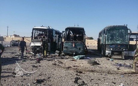  Bãi đậu xe dành cho khách hành hương người Shiite đến thăm nhà thờ Hồi giáo al-Askari ở TP Samarra bị đánh bom. Ảnh: Samarra TV 