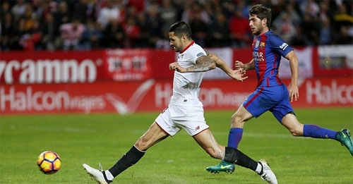 messi-ghi-ban-va-kien-tao-barca-thang-ngay-tai-sanchez-pizjuan-1