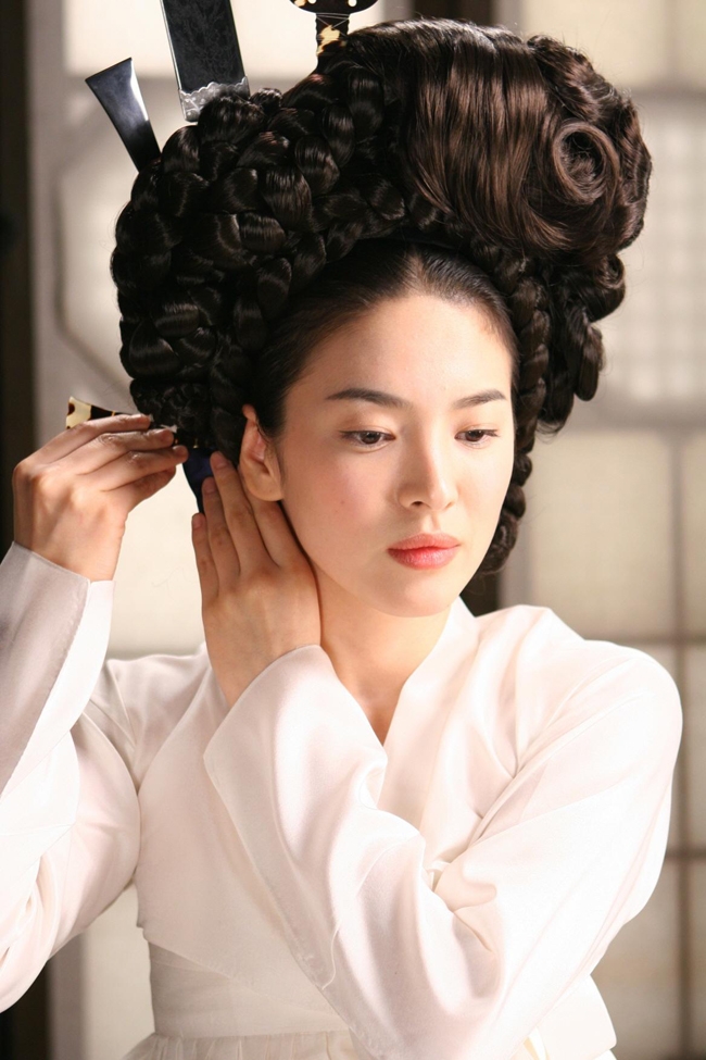 nhung canh phim vuot rao cua ngoc nu song hye kyo hinh anh 17