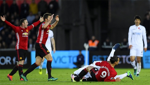 ibrahimovic-xin-loi-cdv-man-utd-vi-an-treo-gio