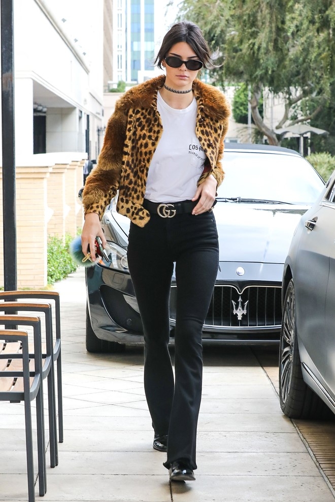 6 kieu ao khoac luon co trong tu do dong cua Kendall Jenner hinh anh 6