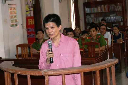  Bị cáo Nguyễn Minh Sang tại phiên tòa lưu động xét xử sơ thẩm 