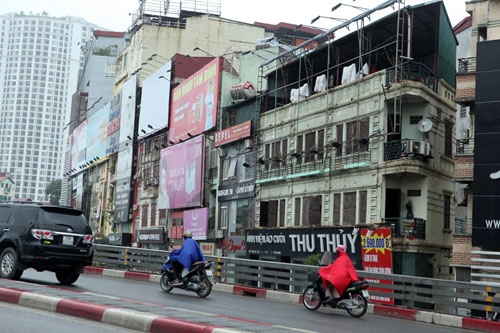 hn: bien quan karaoke “khung” nhan nhan khap pho hinh anh 12