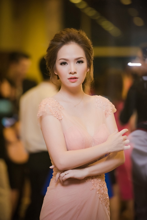 nhung-nguoi-dep-viet-chon-cach-ly-hon-trong-im-lang-4