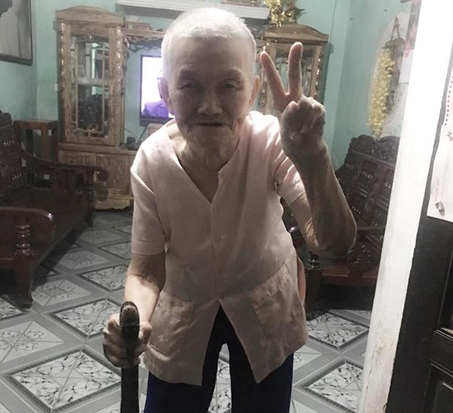 Noi long chau gai duoc ba ngoai 100 tuoi 'hien ke' lay chong hinh anh 2