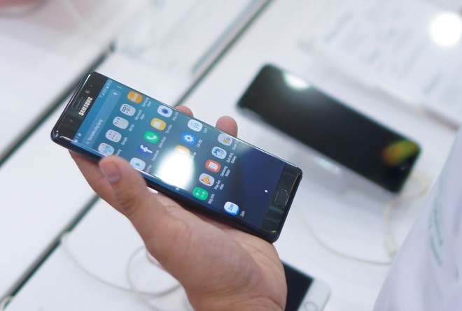 Phan ham hiu cua nhieu smartphone bom tan tai Viet Nam hinh anh 2