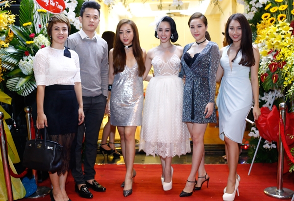 bao-thy-mac-goi-cam-ngoi-xe-8-ty-di-su-kien-7