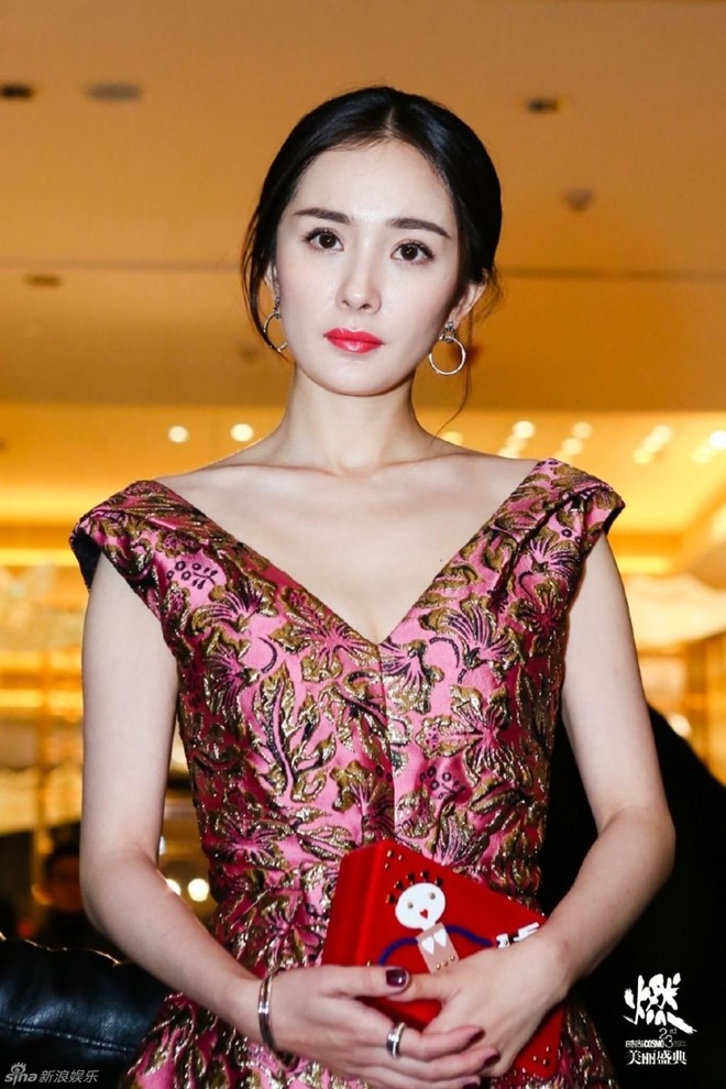 Duong Mich bo pho tren tham do sau be boi chong ngoai tinh hinh anh 3