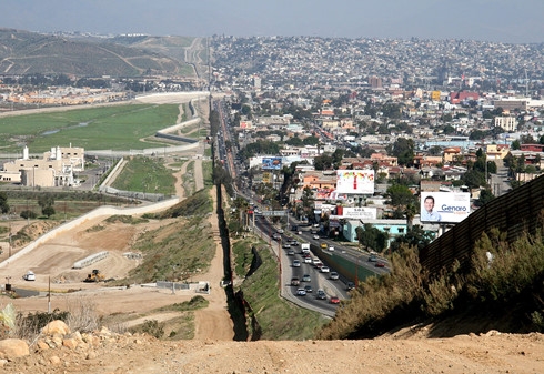 mexico tuyen bo khong tra tien xay buc tuong bien gioi voi my hinh 1