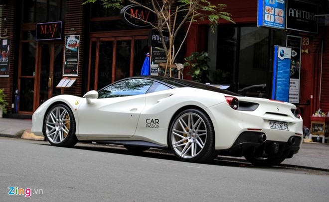 Ferrari 488 GTB cua Cuong Do La len doi mam Vossen hinh anh 2