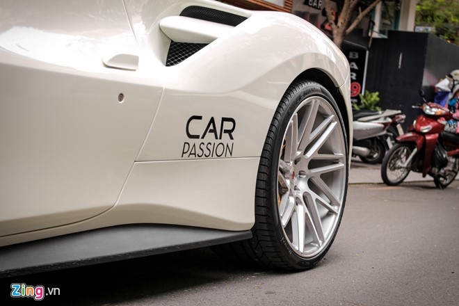Ferrari 488 GTB cua Cuong Do La len doi mam Vossen hinh anh 3
