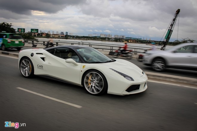 Ferrari 488 GTB cua Cuong Do La len doi mam Vossen hinh anh 7