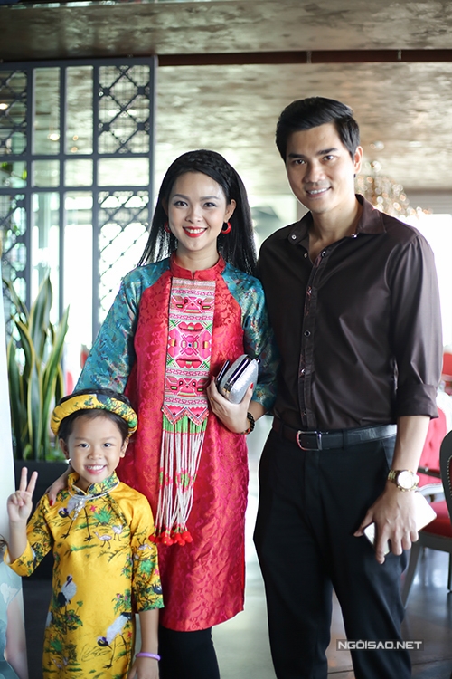 ban-gai-tien-dat-mac-sexy-den-chuc-mung-bang-kieu-7