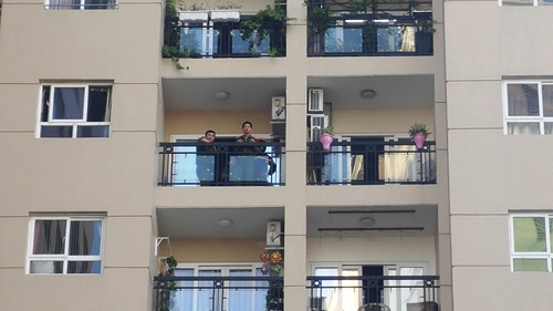 dan chung cu thao chay vi noi ca kho boc khoi hinh anh 2