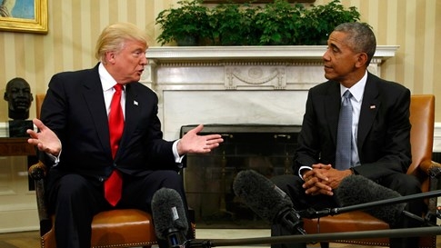 Những khoảnh khắc đối mặt khó xử giữa ông Trump và ông Obama - ảnh 5