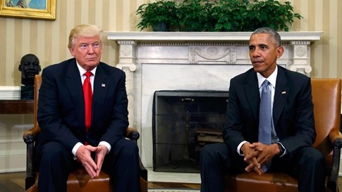 Những khoảnh khắc đối mặt khó xử giữa ông Trump và ông Obama - ảnh 6