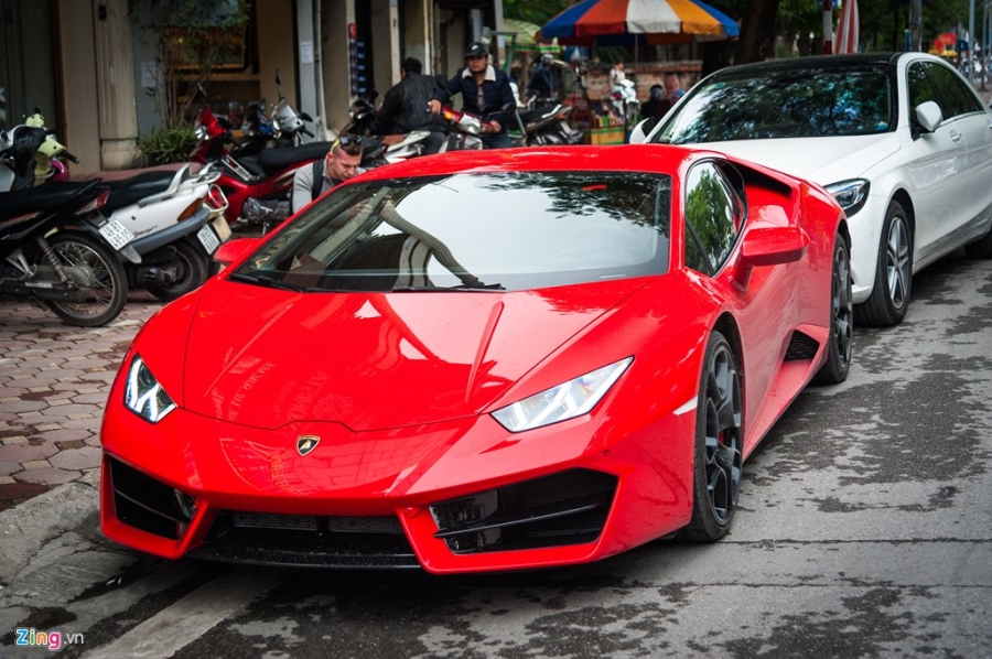 Sieu xe Lamborghini 20 ty dau tien tai Viet Nam xuong pho hinh anh 2