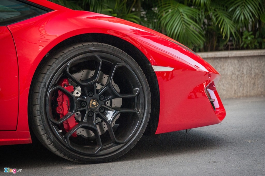 Sieu xe Lamborghini 20 ty dau tien tai Viet Nam xuong pho hinh anh 5