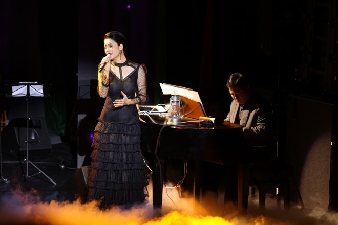 Thu Phuong hat ve 30 nam da qua trong nuoc mat hinh anh 3