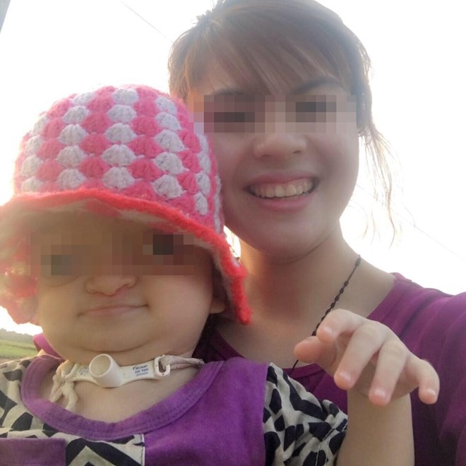 Anh me tre va con tat nguyen: Tinh mau tu thieng lieng hinh anh 2