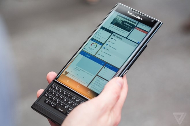 Loat smartphone bom tan 2015 mat gia ra sao? hinh anh 6