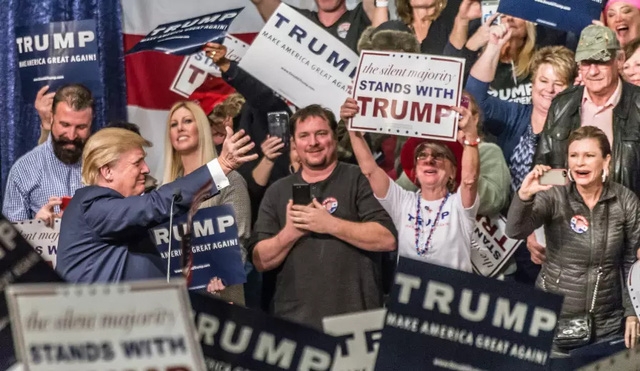 Các cử tri ủng hộ ông Trump trong một cuộc vận động tranh cử của ứng viên tổng thống đảng Cộng hòa (Ảnh: Nation)
