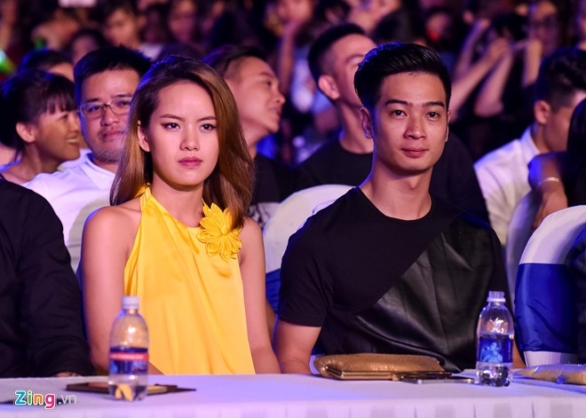 Sao Viet gian di den xem live show Noo Phuoc Thinh hinh anh 8