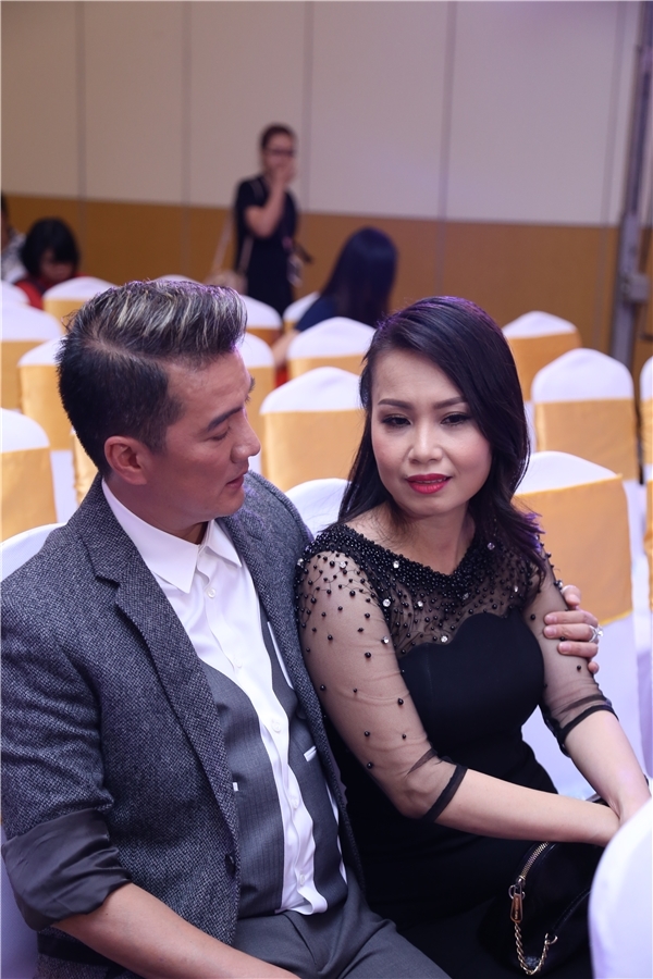 Như lời của Mr Đàm đã nói: “Nếu có cơ hội một lần nào đó quý vị ngồi vào vị trí của tụi Hưng thì sẽ cảm giác được cái KHỔ của tụi Hưng! Thuý và Tuấn cũng sẽ rất đau lòng khi biết vì mình mà chị Ly và Anh Bo bị mọi người chửi như thế....” - Tin sao Viet - Tin tuc sao Viet - Scandal sao Viet - Tin tuc cua Sao - Tin cua Sao