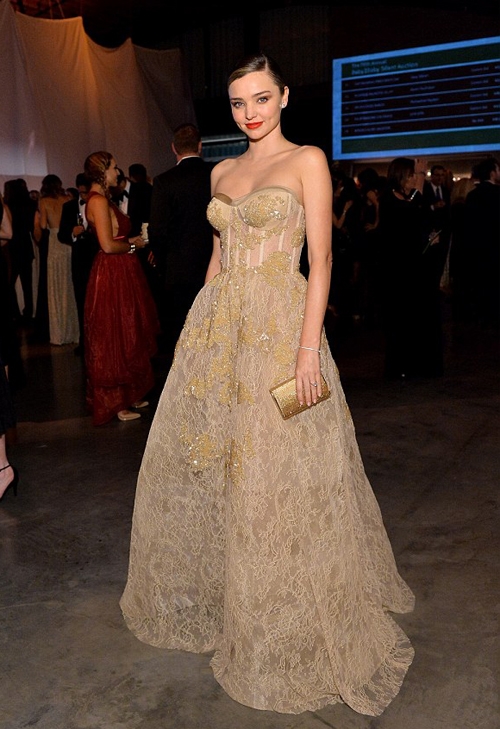 miranda-kerr-quyen-ru-ben-bo-ty-phu-trong-dem-tu-thien-3