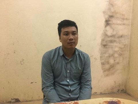 bat khan cap tai xe taxi hiep dam be gai ngay trong xe hinh anh 1